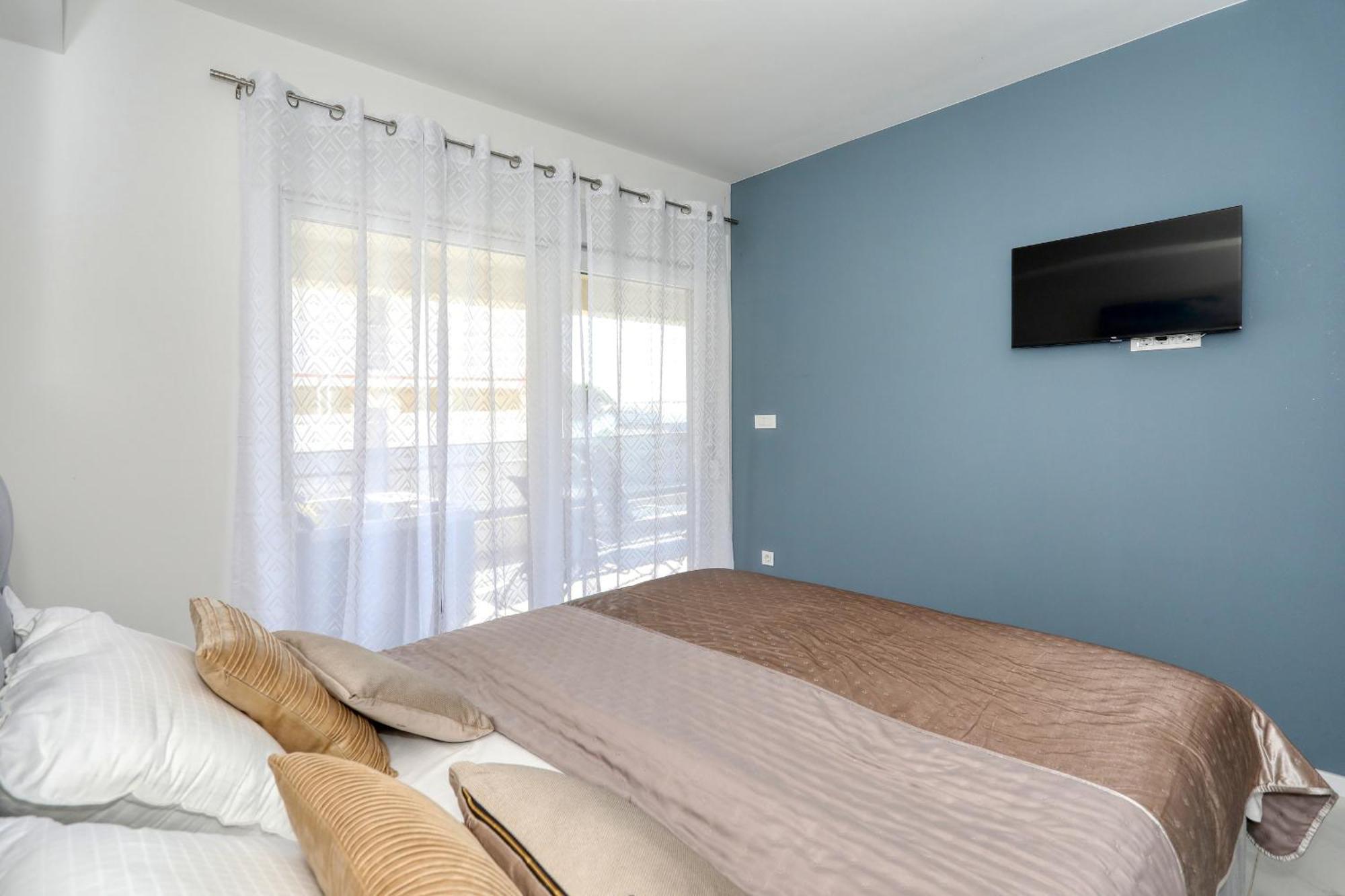 Apartment Relex With Pool & Jacuzzi بريفلاكا المظهر الخارجي الصورة