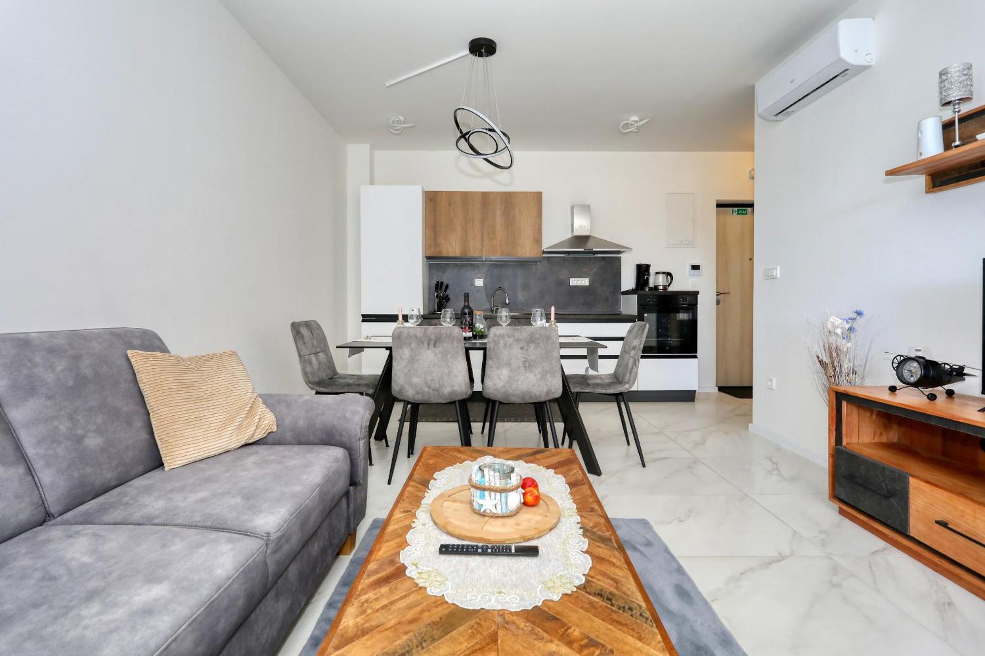 Apartment Relex With Pool & Jacuzzi بريفلاكا المظهر الخارجي الصورة